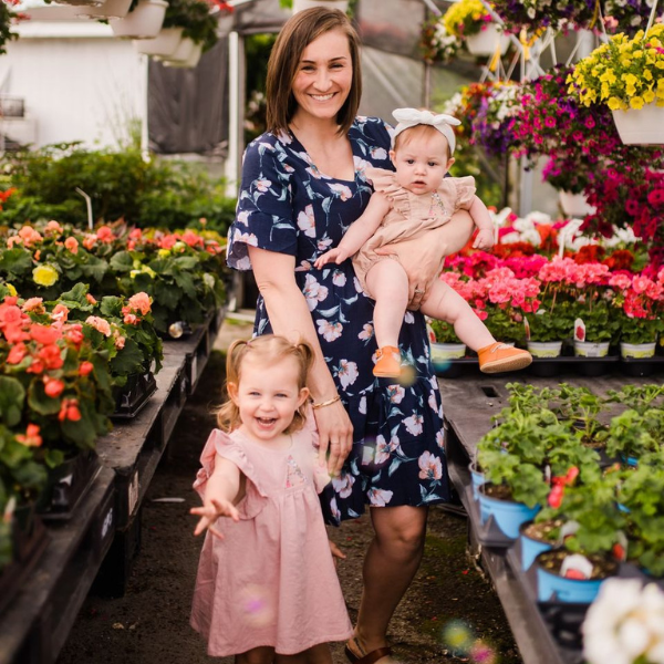 Breastfeeding outfit ideas for Mother's Day