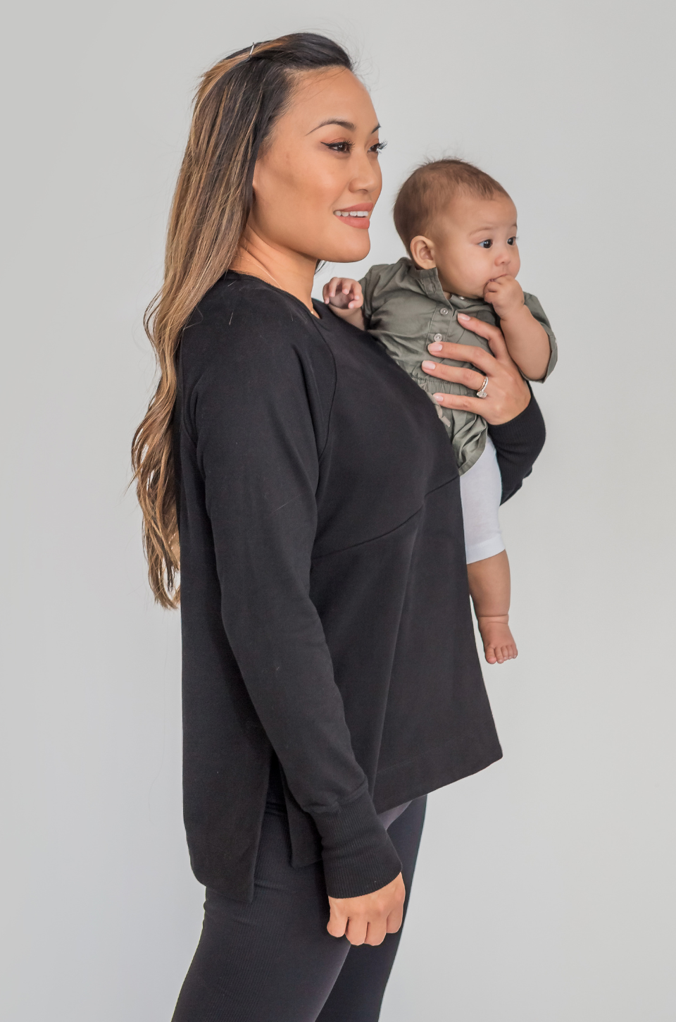 Black yoga breastfeeding tunic