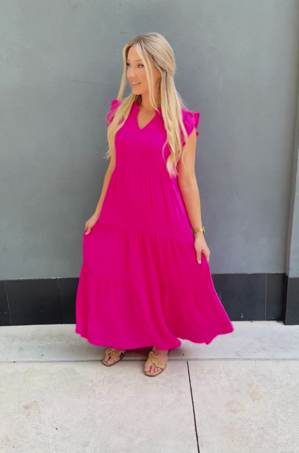 Pink nursing dress with hidden access, cotton lining and pockets. 